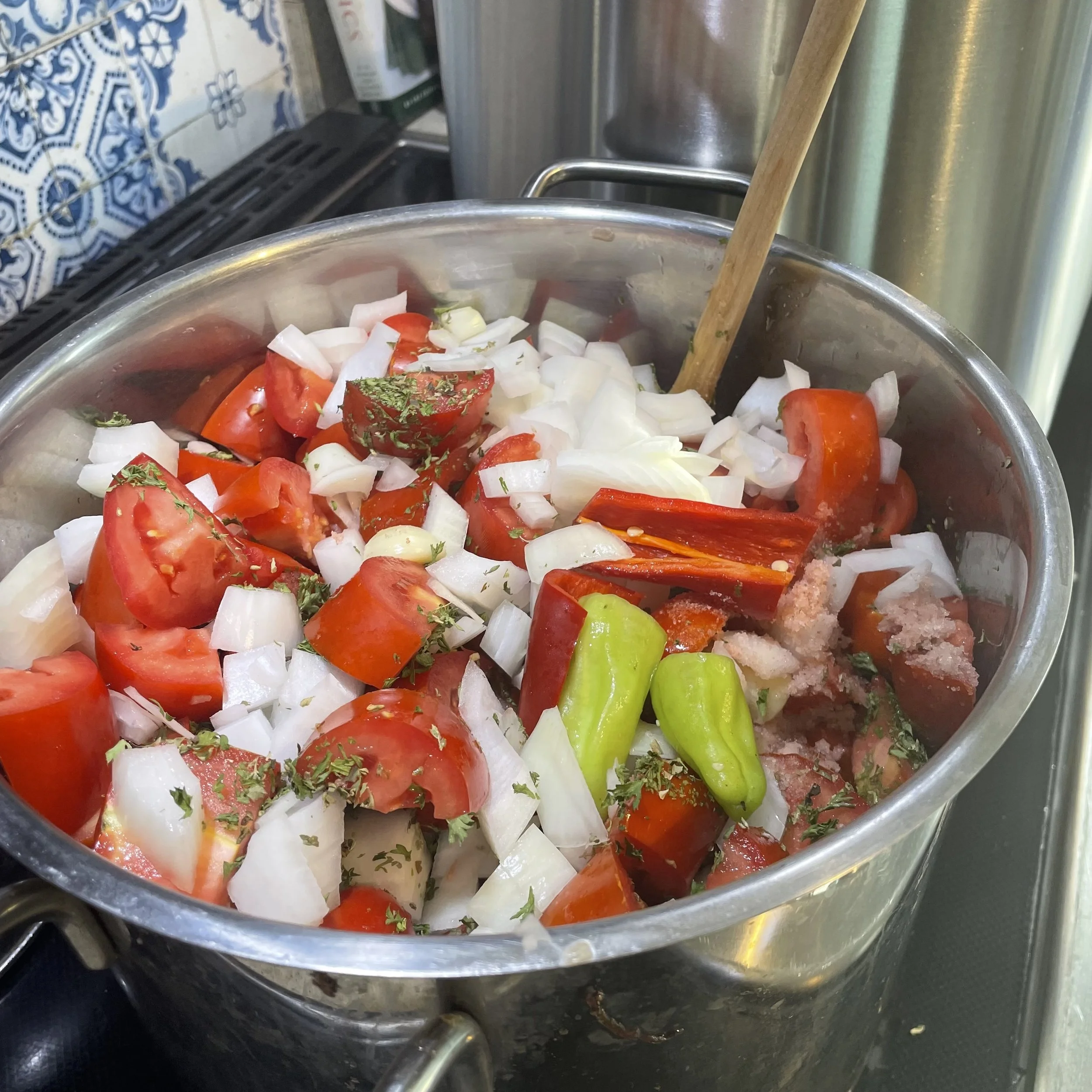 Homemade Canned Tomato Sauce (Beginner-Friendly Recipe with San